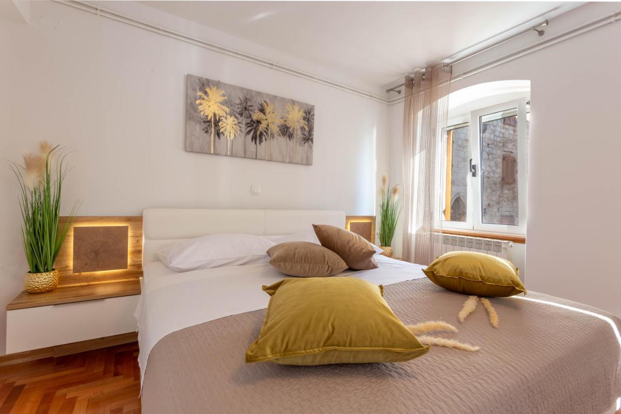 Deluxe Dreamy Room In The Center Of Hvar With Sea View 赫瓦尔 外观 照片