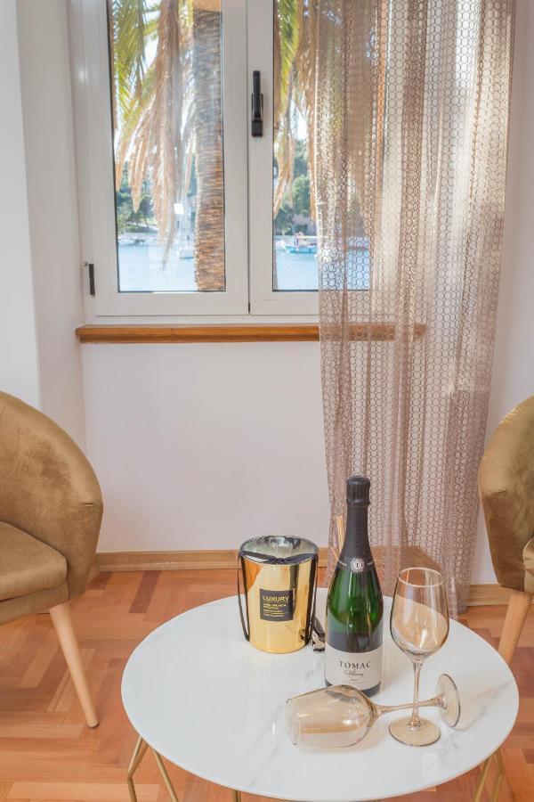 Deluxe Dreamy Room In The Center Of Hvar With Sea View 赫瓦尔 外观 照片