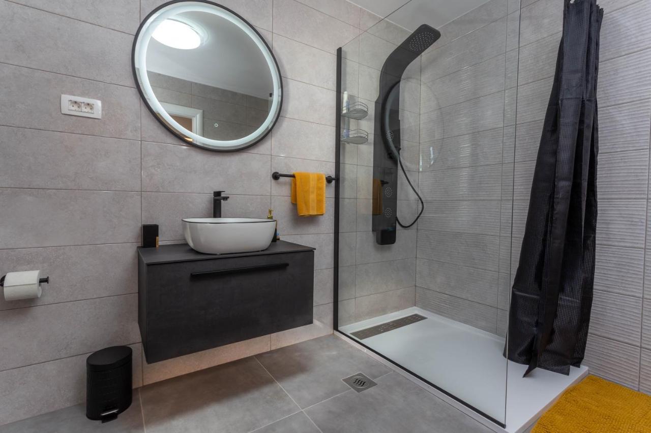 Deluxe Dreamy Room In The Center Of Hvar With Sea View 赫瓦尔 外观 照片