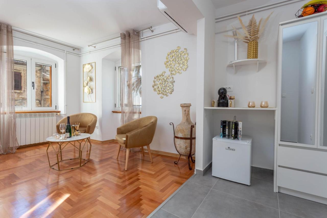 Deluxe Dreamy Room In The Center Of Hvar With Sea View 赫瓦尔 外观 照片