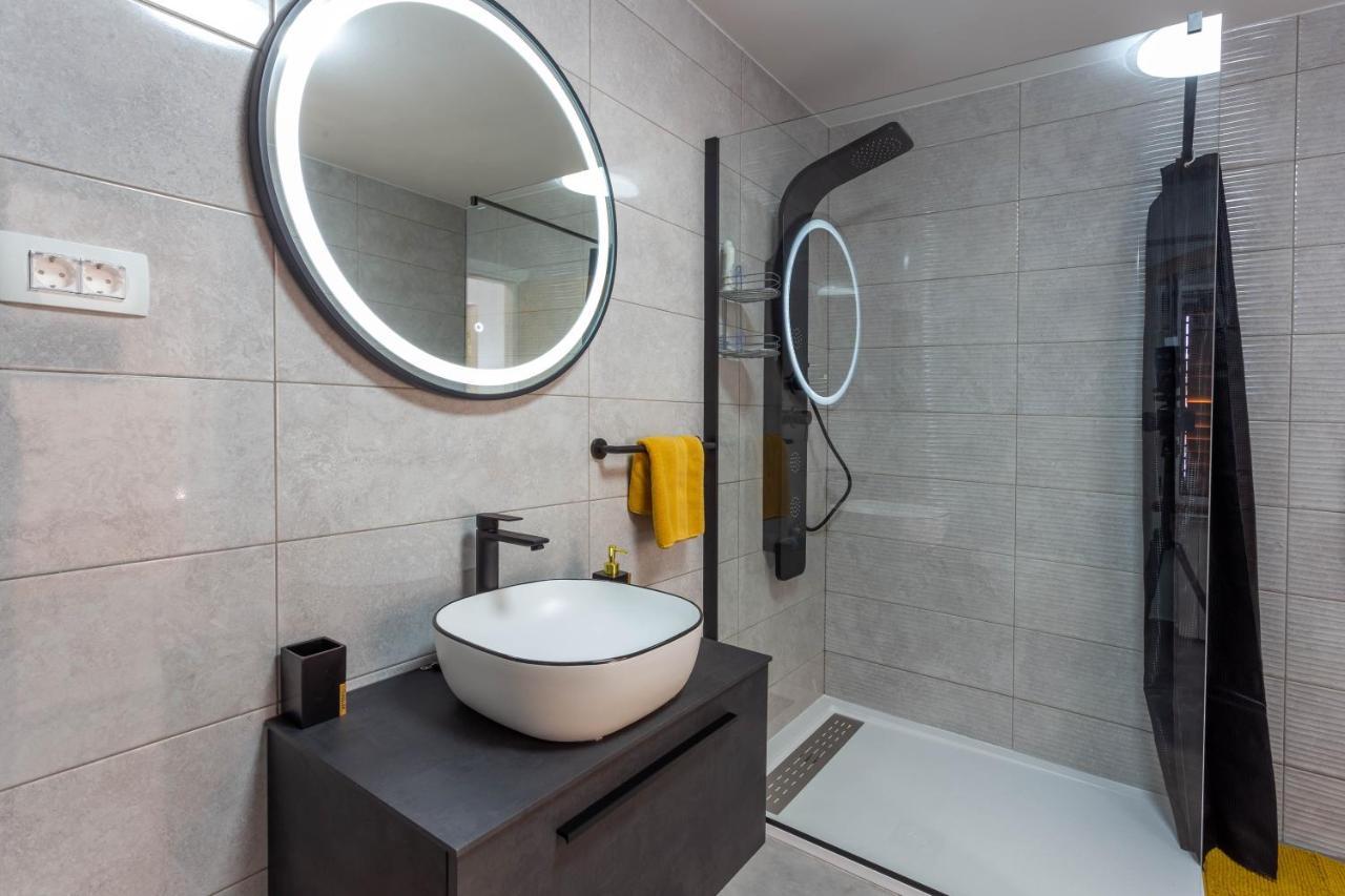 Deluxe Dreamy Room In The Center Of Hvar With Sea View 赫瓦尔 外观 照片